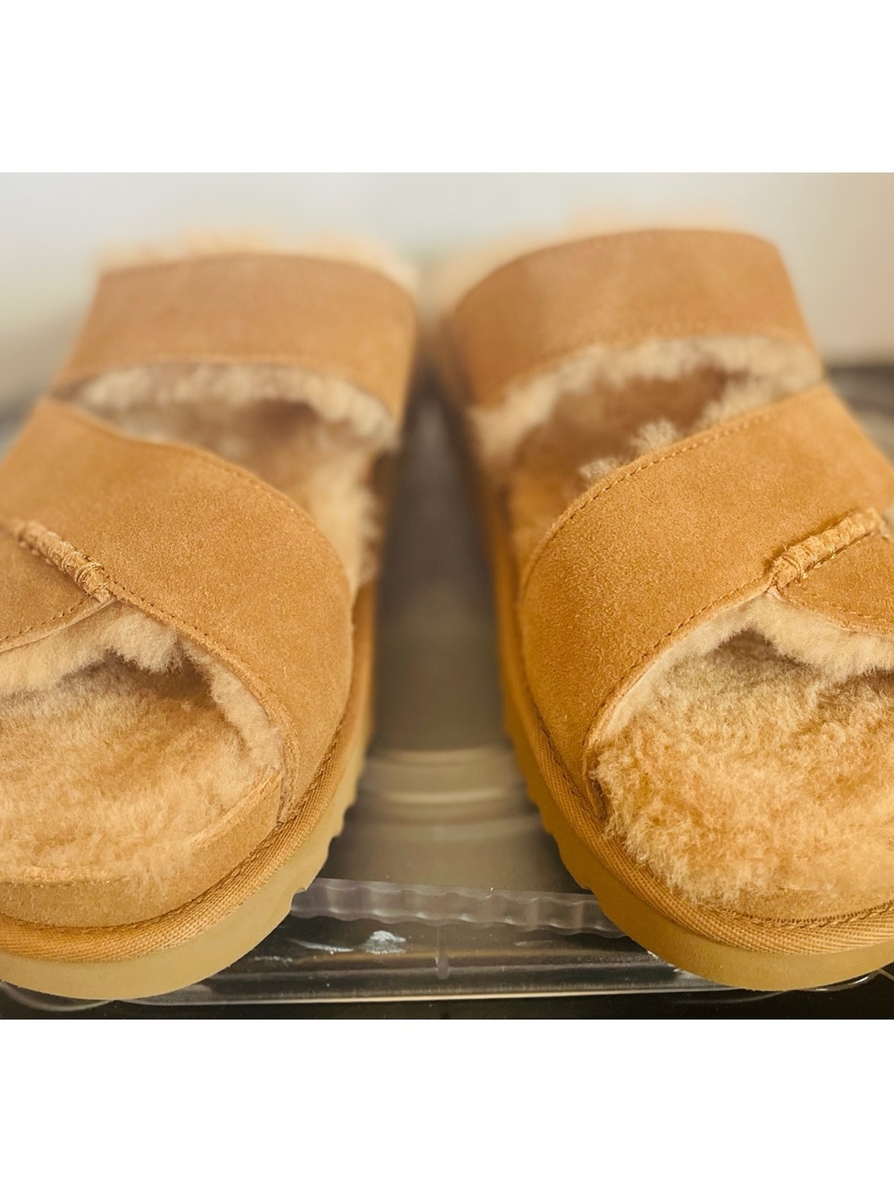 UGG Women’s Greenport Cross Strap Sheep Lined Slippers US 9 NEW